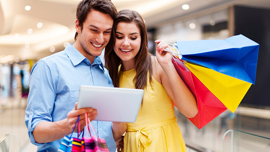 homem-mulher-compras